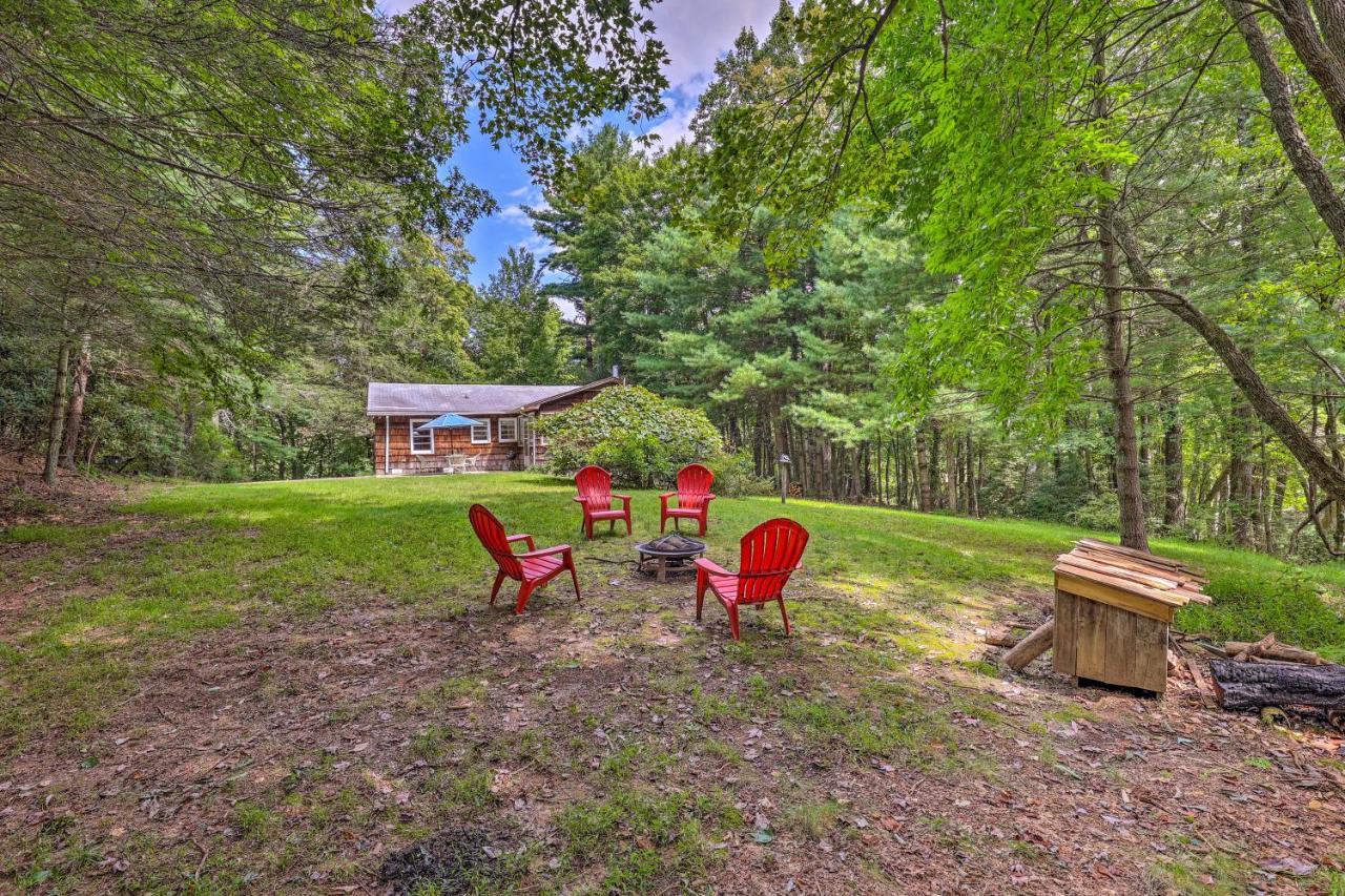 Peaceful Roaring Gap Retreat With Fire Pit And Patio! Villa ภายนอก รูปภาพ